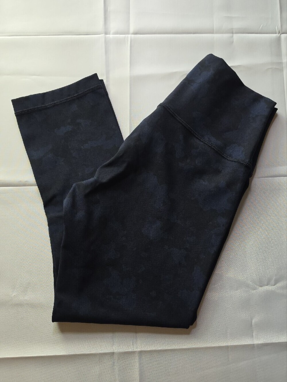 Lululemon Athletica High-Waist Black And Blue Camo Active Leggings - Picture 5 of 5